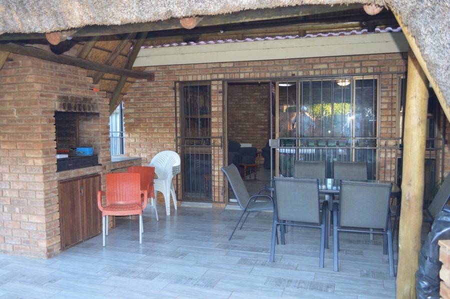 6 Bedroom Property for Sale in Doringkruin North West